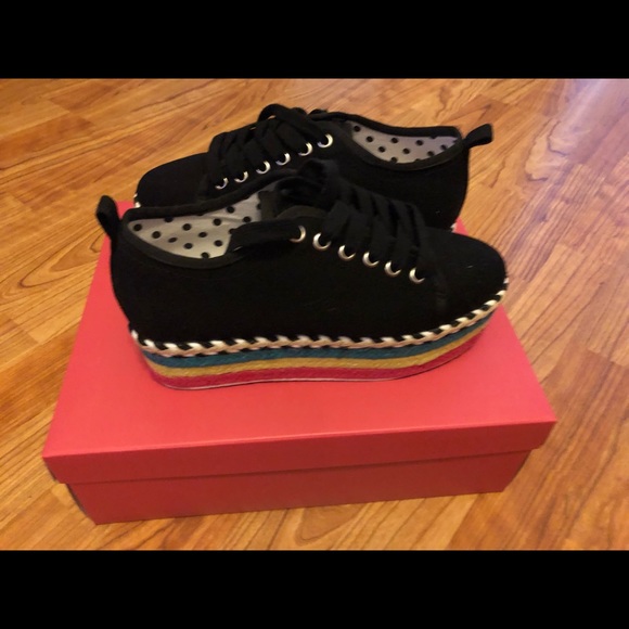 Betsy Johnson platform shoe - Picture 3 of 6